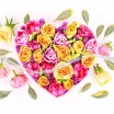 Гамма чувств - композиция в форме сердца с тюльпанами  2